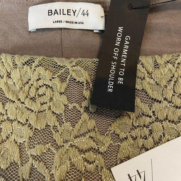 $188  Dress NWT Bailey 44 Bodycon Gold Lace - Picture 8 of 8